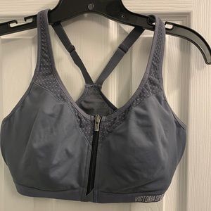 Victoria’s Secret, Front Close, Knockout Sport Bra, Slate Gay